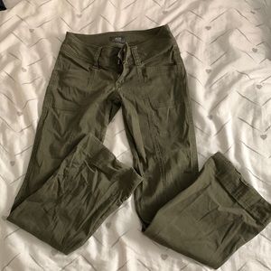 Vintage low rise cargo flared pants!